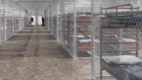 Gusanos en la comida y baños rotos: las "catastróficas" condiciones de los centros de detención de inmigrantes del ICE