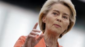 Ursula von der Leyen, presidenta de la Comisión: "Desde hoy se aplican los aranceles a pedidos de menos de 150 euros para proteger a los consumidores"