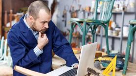 Condenan a un hombre en Cataluña a seis meses de cárcel y 1.000 euros tras pedir un día de baja por gastroenteritis