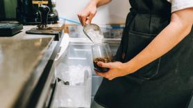 Una británica explica a los ingleses lo que realmente es un café con hielo en España