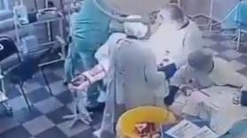 Escenas impactantes muestra a los héroes en el quirófano en plena operación durante el terremoto en Rusia