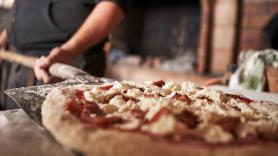 Un pizzero español compara la pizzería más cara y la más barata de Nápoles: "Lo simple es siempre lo mejor y también lo más difícil"