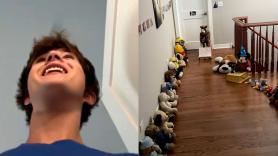 Su hijo se prepara para irse a la universidad y le sorprende con un duro adiós digno de Toy Story