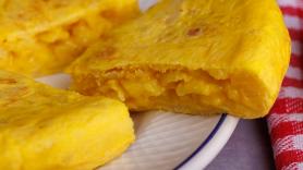 Prueba la premiada como mejor tortilla del 2024, enseña lo que le ha costado y termina haciendo este veredicto