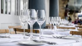 Reservan mesa para 30 personas y no se presentan: la reacción del restaurante duele como una patada en el estómago