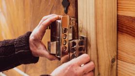 Ana, franca sobre los altos precios de los cerrajeros: "Me cobraron 1.125 euros por abrirme la puerta"