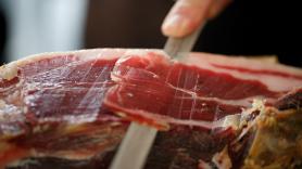 Pagan 1.500 dólares por un jamón ibérico y lo que hacen con la grasa sobrante para cocinar indignará (o encantará) a los puristas