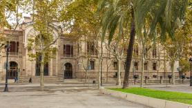 Despiden a un trabajador tras sufrir un infarto y no avisar de que estaba en la UCI: la Justicia le indemniza con 15.000 euros