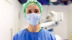 Una joven enferma pide repetir el primer año de Medicina y le deniegan la solicitud: "Cuando un empleado tiene cáncer, no se le pide que renuncie"