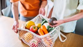Ana Luzón, experta en nutrición, sobre el mito de las 30 piezas de fruta y verdura a la semana: "Se trata de tomar 30 alimentos vegetales diferentes por semana, y eso cambia completamente el mensaje"