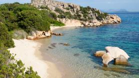 Italia está creando "playas inteligentes" en las que hay que pagar para todo: ofrecen desde "duchas con agua caliente" a "cajas fuerte" para echar el día en la costa