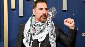 La prestigiosa revista 'Rolling Stone' pone el foco en este gesto de Javier Bardem en los Oscar: ojo porque sólo otro más hizo algo parecido