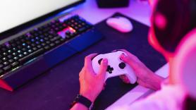 Le dieron 3 horas de vida y ahora con 18 años dirige una empresa multimillonaria: "Juegos como League of Legends me salvaron"