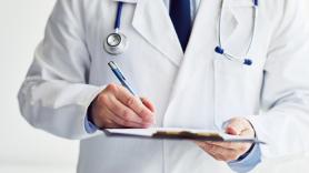 Multan con 5.040 euros y 13 años de prisión a un funcionario en Extremadura por cotillear el expediente médico de su familia política