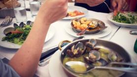 El economista Julen Bollaín explica por qué los hosteleros han cavado su propia tumba con dos claros ejemplos