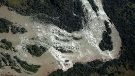 Un par de islas en un lago africano de color verde guarda reliquias centenarias y emperadores momificados
