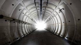 Se infiltran en la base militar antigua más grande del mundo, abandonada pero aún protegida, y lo que descubren les deja sin palabras