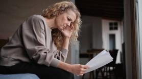 Una mujer anula una deuda de 60.000 euros usando el truco del "falso profesor de Derecho" y los expertos alertan de la tendencia