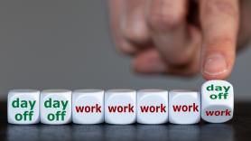 Un empresario tiene una idea en plena sauna, impone una semana laboral de cuatro días y así están los trabajadores tras dos años de experimento