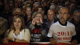 Una concentración exige ante Les Corts cárcel para Mazón y la dimisión de todo el Consell por la gestión de la DANA