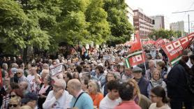 Miles de personas salen a la calle en las ocho provincias de Andalucía en defensa de la sanidad pública