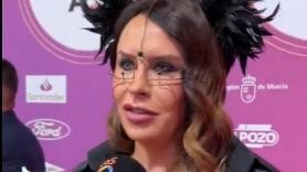 Preguntan a Karla Sofía Gascón sobre la boda de Selena Gómez y su respuesta arrasa por su sinceridad