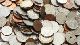 Un nieto encuentra una moneda en la tetera del abuelo y activa una operación de ayuda para descubrir su auténtico valor