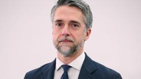 Carlos Franganillo da un sutil (y demoledor) matiz sobre Mazón en la Comisión de la DANA