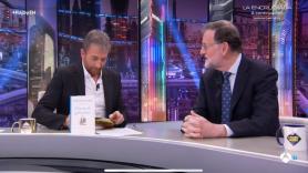 Rajoy, fiel a su estilo, dice qué le escribiría a Pedro Sánchez y Feijóo en una dedicatoria de su nuevo libro