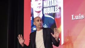 Un tío de Luis Rubiales, detenido tras intentar agredir al expresidente de la RFEF durante la presentación de su libro