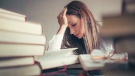 Una experta en memoria para oposiciones es clara: ni subrayar con colores ni hacer resúmenes sirven