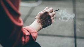 Europa se rebela en masa contra el nuevo impuesto a la nicotina y avisa de una recaudación para el contrabando