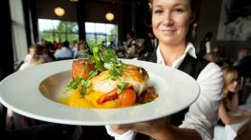 Gaby cuenta cómo ha ahorrado 38.204 coronas noruegas en un mes trabajando de camarera: "Es bastante, pero detrás hay mucho trabajo"