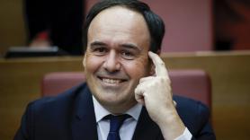 Así se estrena Pérez Llorca: elimina las comisiones de Políticas de Igualdad de Género y del Colectivo LGTBI en Les Corts, y también suprime el lenguaje inclusivo