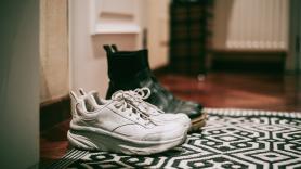 Lo que tienes que hacer (y lo que no) para que tus zapatos duren años y no meses