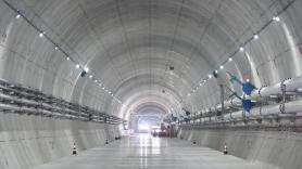 Luz ámbar y listo para arrancar el plan sin precedentes de crear el túnel submarino más largo y profundo del mundo en condiciones extremas