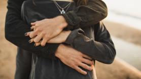 Katie y Alan, pareja jubilada anticipadamente a los 40 años: "No encendíamos la calefacción en invierno"