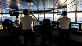 Tommy, capitán de un crucero de lujo, sobre su salario: cobra 11.700 euros brutos al mes y una bonificación de 43.200 euros