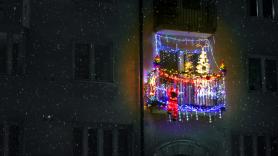 Las luces de Navidad que han colocado estos vecinos de Alcorcón son casi únicas en España