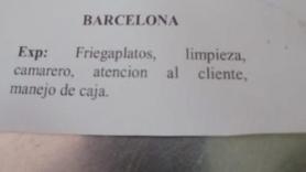 Un camarero de Barcelona pide trabajo con un currículum que genera elogios y críticas a partes iguales