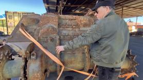 Un coleccionista británico viaja a Valencia por un vehículo blindando de la Segunda Guerra Mundial y le impacta lo que se encuentra en persona: "Es un tanque bastante raro. Solo el salpicadero cuesta más de 5.700 euros"