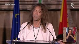 La petición que Robe Iniesta hizo a los políticos al recoger la medalla de su tierra, Extremadura: "No voy a pedir una utopía"