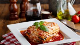 Llega a un restaurante, se pone a hacer fotos al plato, se le enfría y la historia se complica tanto que acaba con una hoja de reclamaciones