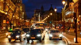 Volantazo de Almeida: amplía un año la moratoria de acceso a los vehículos empadronados en Madrid sin etiqueta