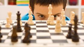 Un niño de 3 años marca todo un récord de ajedrez, llaman a la puerta y es la Federación Mundial con dos palabras: "Juego sucio"