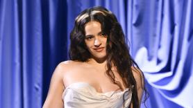 Rosalía saca el florete en el videoclip de 'La perla'