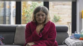 Desesperación de una portera de 69 años por el plan vecinal de apoderarse de su apartamento: "¿Dónde voy a vivir?"