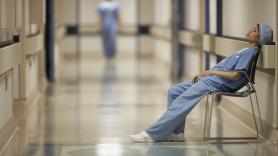 Lucía, médica, sobre dormir en las guardias de 24 horas: "No hay descanso asegurado ni regulado"