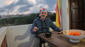 Lleva 3 más de tres años viviendo en España y explica por qué prefiere nuestra Navidad a la británica: "No os encerráis en casa, salís a vivir. Allí es una locura, aquí se disfruta"