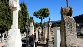 Polémica en el cementerio de Alcoy: ¿una peli porno en la tumba de Camilo Sesto?